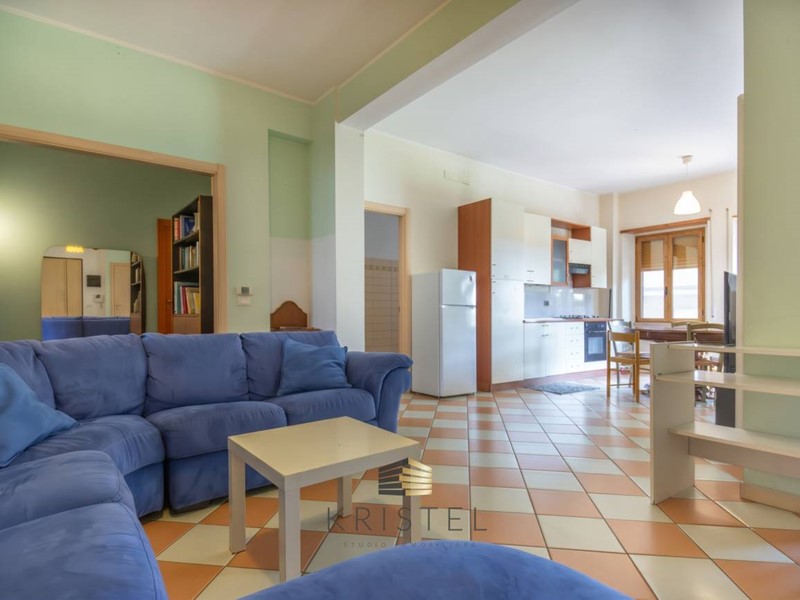 Appartamento in Vendita a Chieti, 300'000&euro;, 180 m²