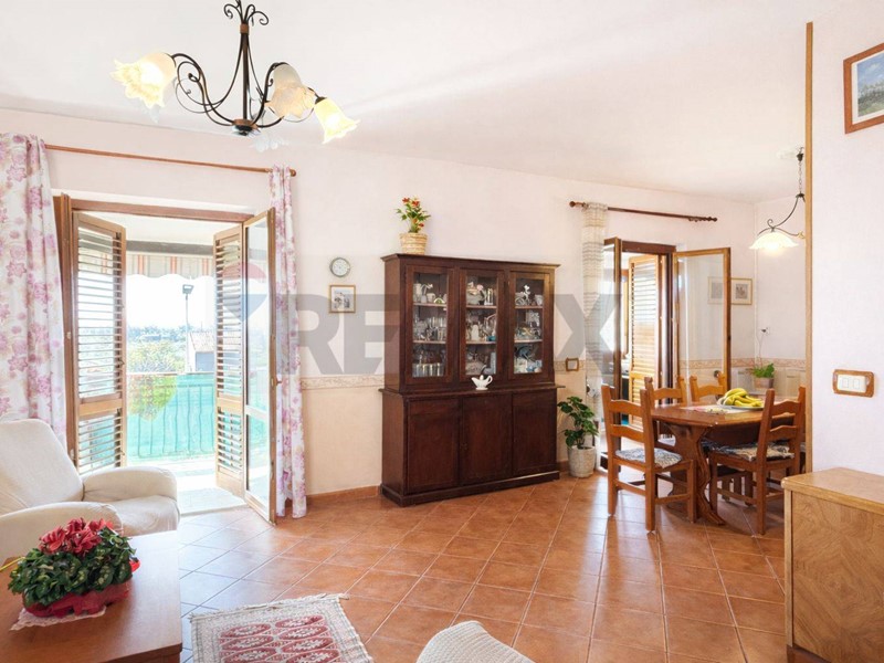 Trilocale in Vendita a Riposto, 90'000&euro;, 85 m²