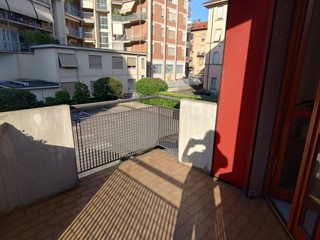 Quadrilocale in Vendita a Bergamo, 215'000&euro;, 121 m²