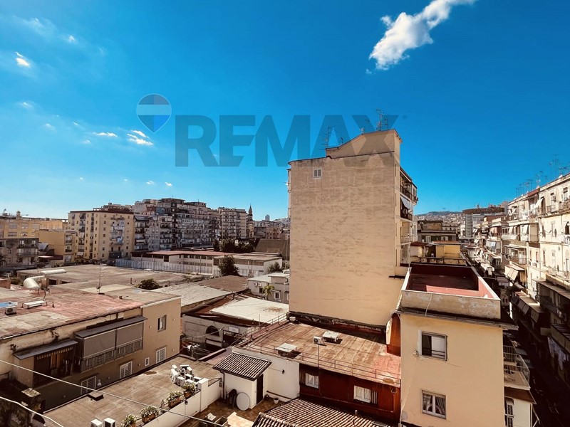 Bilocale in Vendita a Napoli, 99'000&euro;, 47 m²