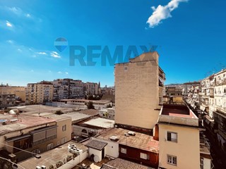 Bilocale in Vendita a Napoli, 99'000&euro;, 47 m²