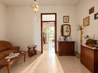 Trilocale in Vendita a Palermo, 80'000&euro;, 70 m²