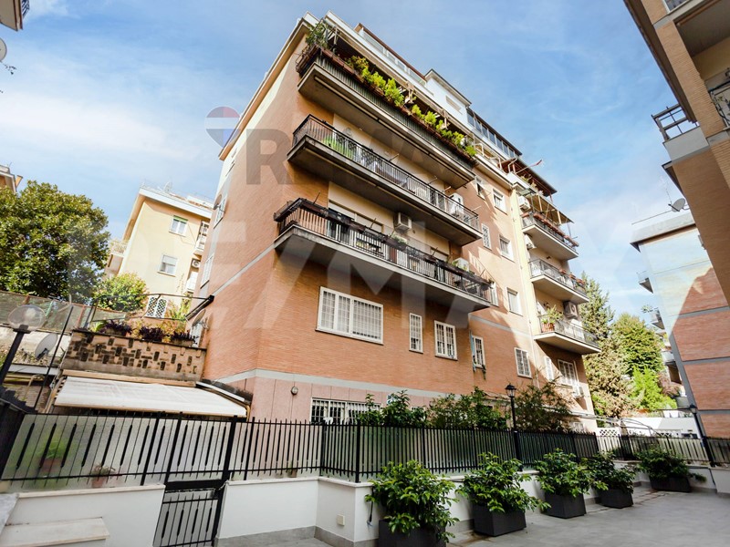 Trilocale in Vendita a Roma, 359'000&euro;, 90 m², con Box