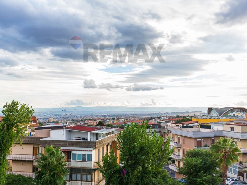 Trilocale in Vendita a Gravina di Catania, 140'000&euro;, 95 m²