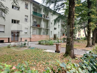 Trilocale in Vendita a Reggio Emilia, 148'000&euro;, 85 m², arredato