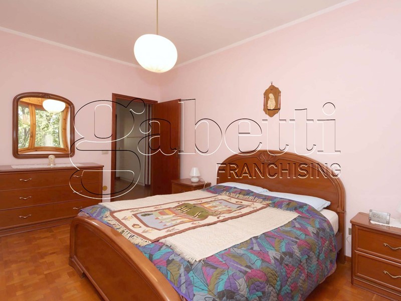 Quadrilocale in Vendita a Ferrara, 120'000&euro;, 80 m², con Box
