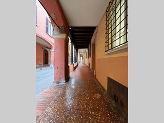 Quadrilocale in Vendita a Bologna, zona Centro, 420'000&euro;, 97 m²