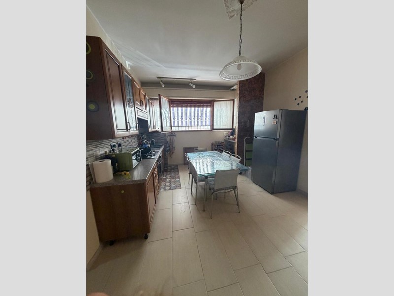Appartamento in Vendita a Castelnuovo Magra, 52'000&euro;, 80 m²