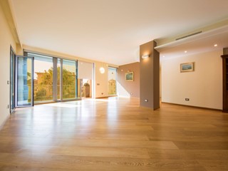 Appartamento in Vendita a Genova, zona Albaro, 146 m², con Box