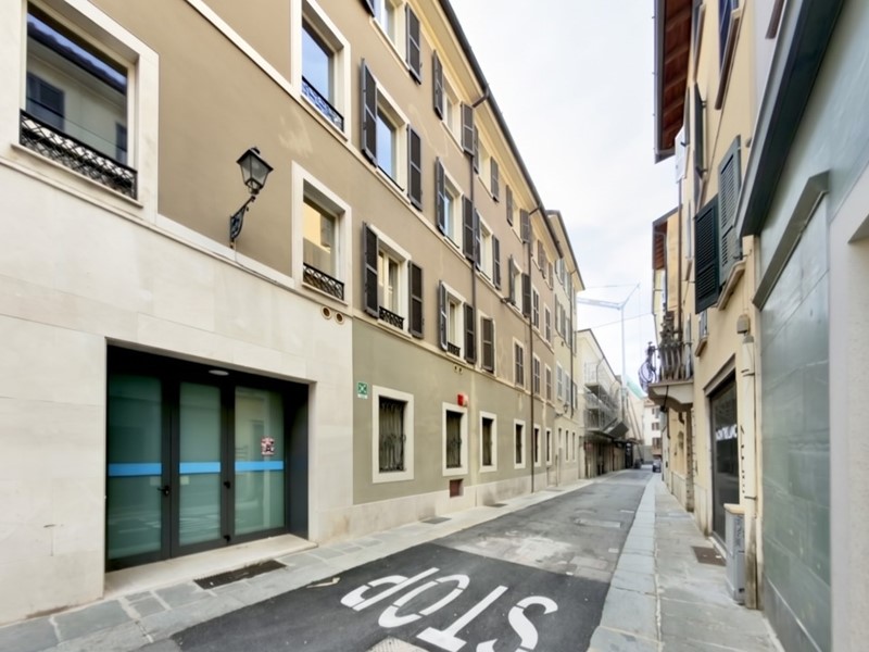Monolocale in Vendita a Brescia, 155'000&euro;, 53 m², arredato