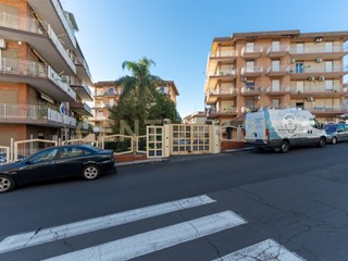 Appartamento in Vendita a Tremestieri Etneo, 195'000&euro;, 123 m², con Box