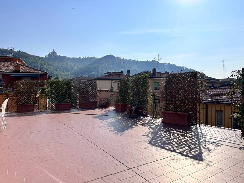 Trilocale in Vendita a Bologna, 390'000&euro;, 112 m², con Box
