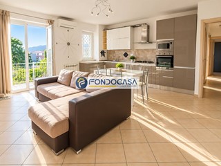 Trilocale in Vendita a Pietrasanta, 350'000&euro;, 70 m²