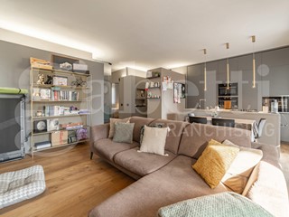 Trilocale in Vendita a Milano, 560'000&euro;, 95 m², arredato, con Box
