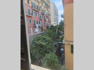 Appartamento in Vendita a Genova, zona Albaro, 280'000&euro;, 120 m²