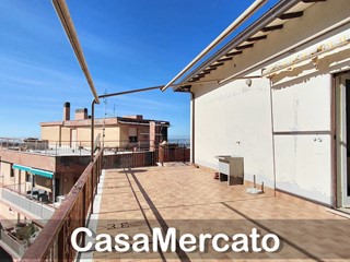Quadrilocale in Vendita a Rocca di Papa, 152'000&euro;, 135 m²