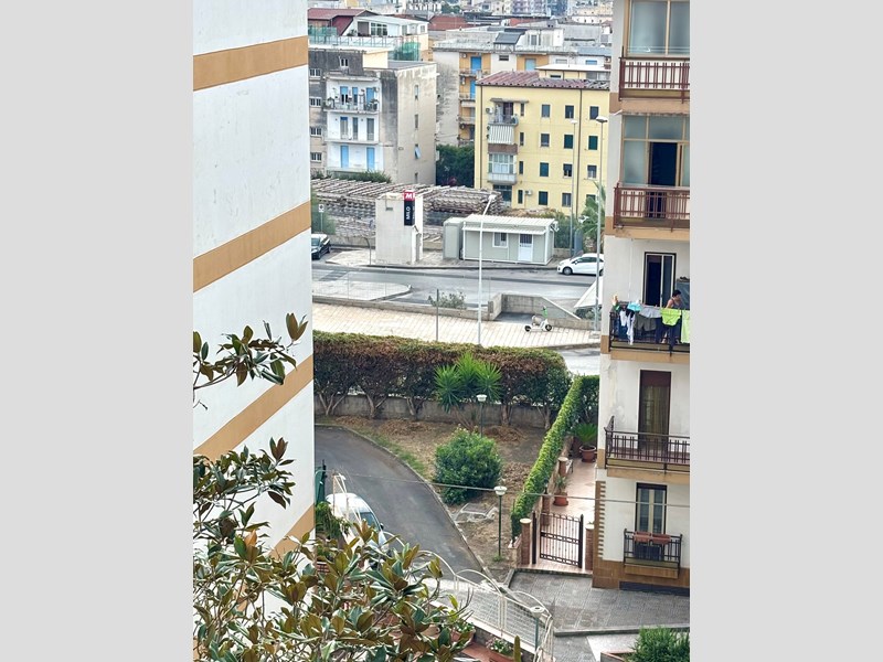 Trilocale in Vendita a Catania, zona Viale Fleming , 120'000&euro;, 125 m²