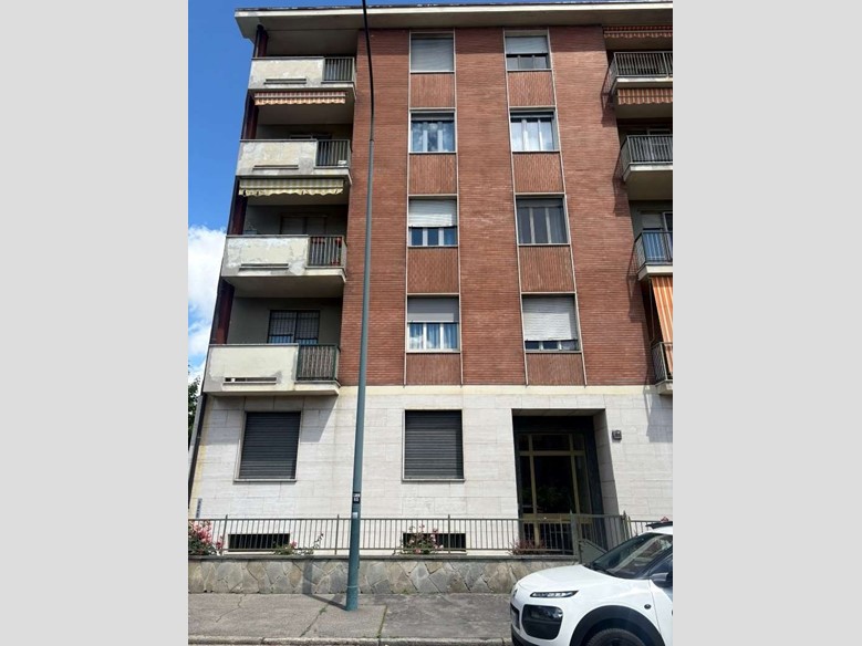 Trilocale in Vendita a Torino, 66'000&euro;, 74 m²