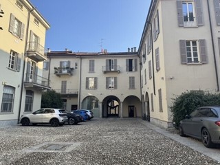 Bilocale in Affitto a Como, 1'450&euro;, 87 m², arredato