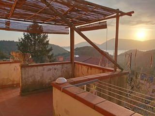 Trilocale in Vendita a La Spezia, zona Pitelli, 130'000&euro;, 50 m², arredato