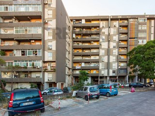 Trilocale in Vendita a Catania, 65'000&euro;, 100 m²