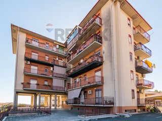 Quadrilocale in Vendita a Catania, 159'000&euro;, 144 m²