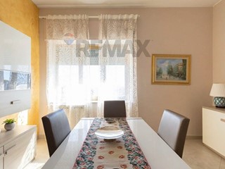 Appartamento in Vendita a Catania, 135'000&euro;, 90 m²