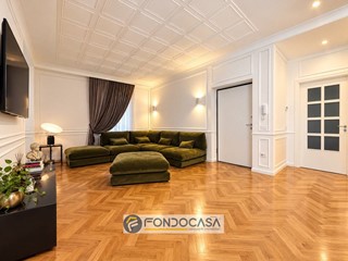 Appartamento in Affitto a Lusciano, 1'150&euro;, 220 m²