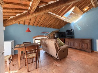 Attico in Vendita a Massa e Cozzile, 89'000&euro;, 67 m²