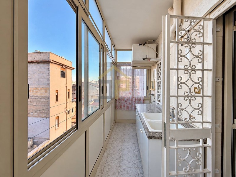 Quadrilocale in Affitto a Palermo, 650&euro;, 105 m²