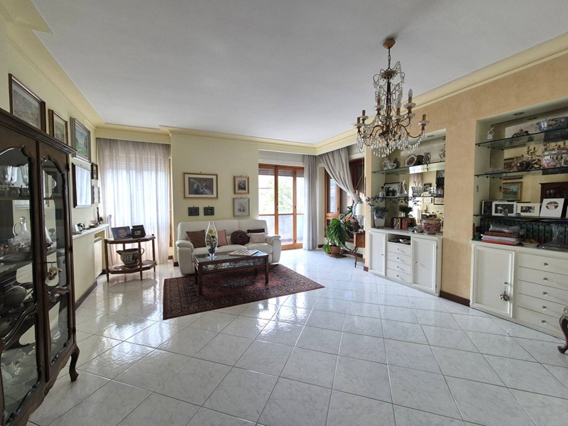 Appartamento in Vendita a Terni, 215'000&euro;, 184 m²