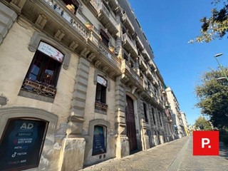 Appartamento in Affitto a Napoli, 5'000&euro;, 150 m²