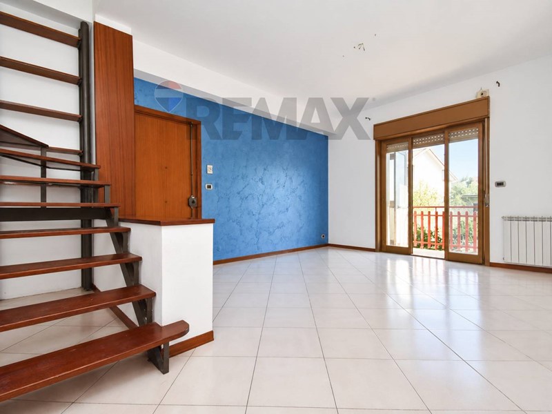 Appartamento in Vendita a Aci Catena, 159'000&euro;, 186 m², con Box