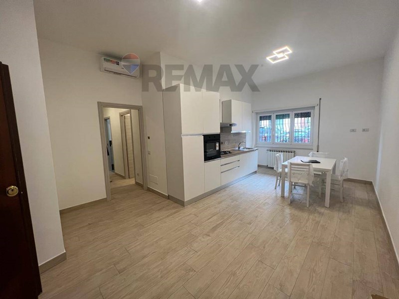 Trilocale in Vendita a Roma, 304'500&euro;, 74 m²