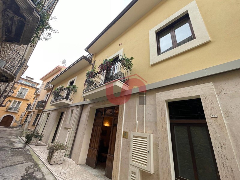 Appartamento in Affitto a Benevento, 2'500&euro;, 200 m²