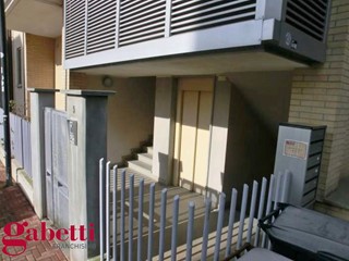 Trilocale in Vendita a Bra, 81'000&euro;, 60 m², con Box