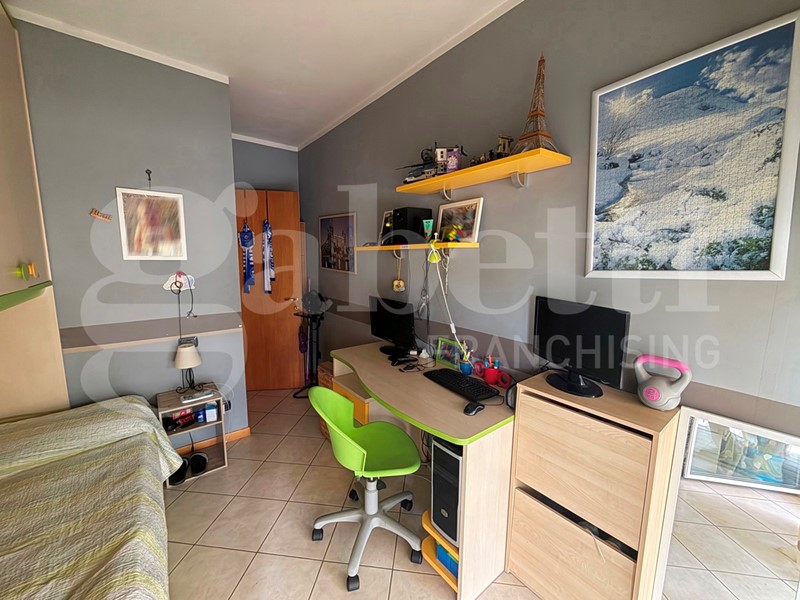 Trilocale in Vendita a Brescia, 180'000&euro;, 96 m², con Box