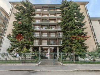Bilocale in Vendita a Milano, 268'000&euro;, 68 m²