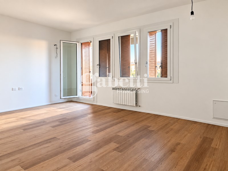 Trilocale in Vendita a Firenze, 298'000&euro;, 80 m²