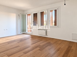 Trilocale in Vendita a Firenze, 298'000&euro;, 80 m²