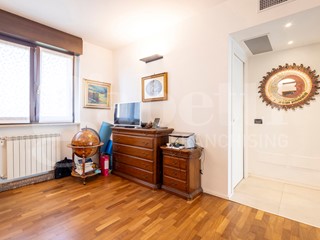 Attico in Vendita a Milano, 1'160'000&euro;, 192 m², arredato, con Box