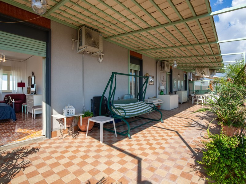 Appartamento in Affitto a Catania, 1'200&euro;, 114 m², arredato