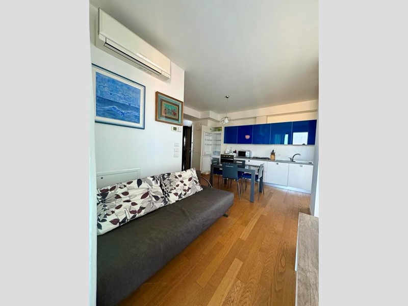 Quadrilocale in Affitto a Rimini, zona Marina Centro, 1'100&euro;, 60 m², arredato, con Box