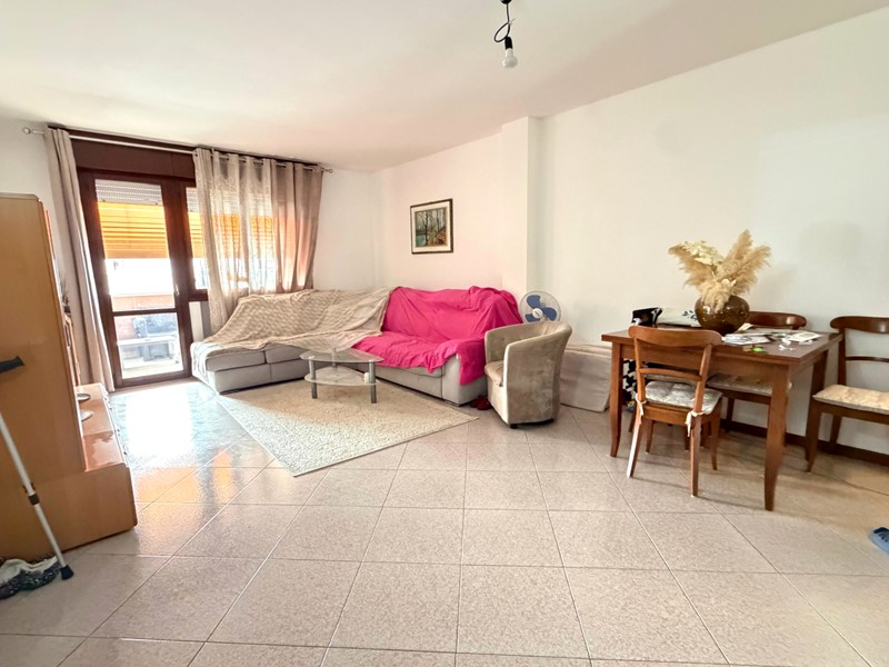 Appartamento in Vendita a Rovigo, 155'000&euro;, 110 m², con Box