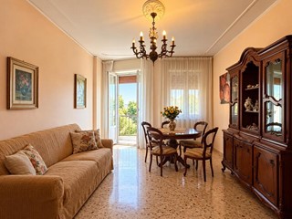 Quadrilocale in Vendita a Sarzana, 185'000&euro;, 103 m²