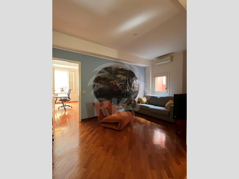 Trilocale in Affitto a Bologna, zona Centro Storico, 850&euro;, 80 m², arredato