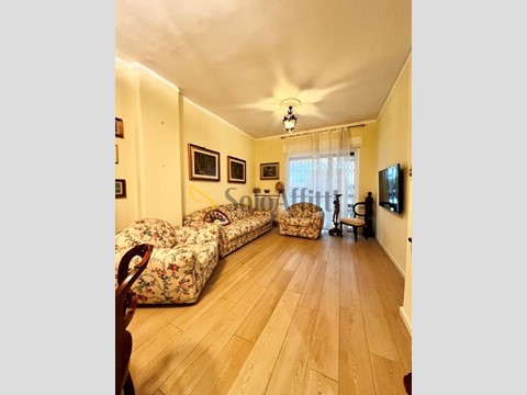 Trilocale in Affitto a Bari, zona Poggiofranco, 1'000&euro;, 100 m², arredato