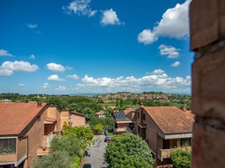 Appartamento in Vendita a Siena, 320'000&euro;, 105 m², con Box