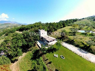 Appartamento in Vendita a Pietranico, 695'000&euro;, 345 m²