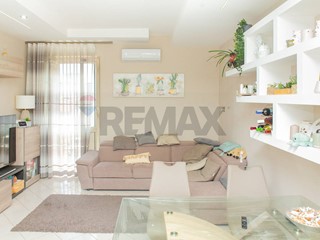 Bilocale in Vendita a Catania, 60'000&euro;, 65 m²